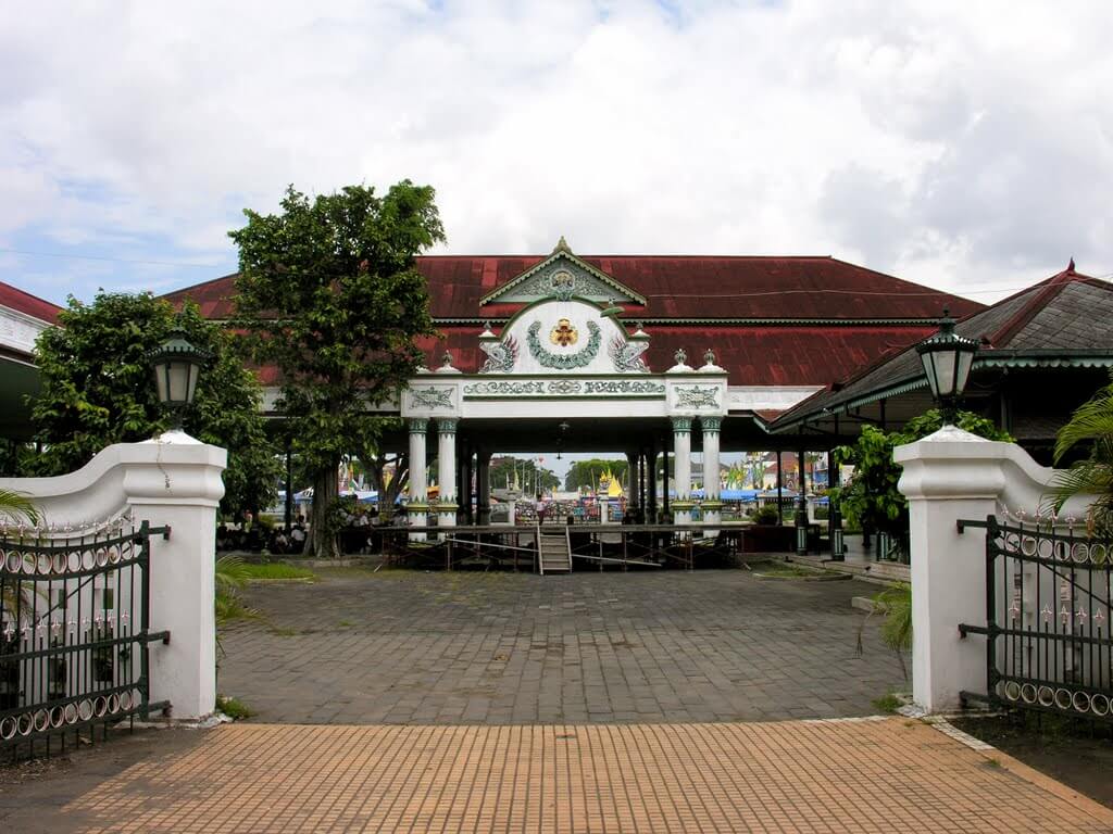 Keraton Yogyakarta Istana Budaya dan Keindahan Jawa
